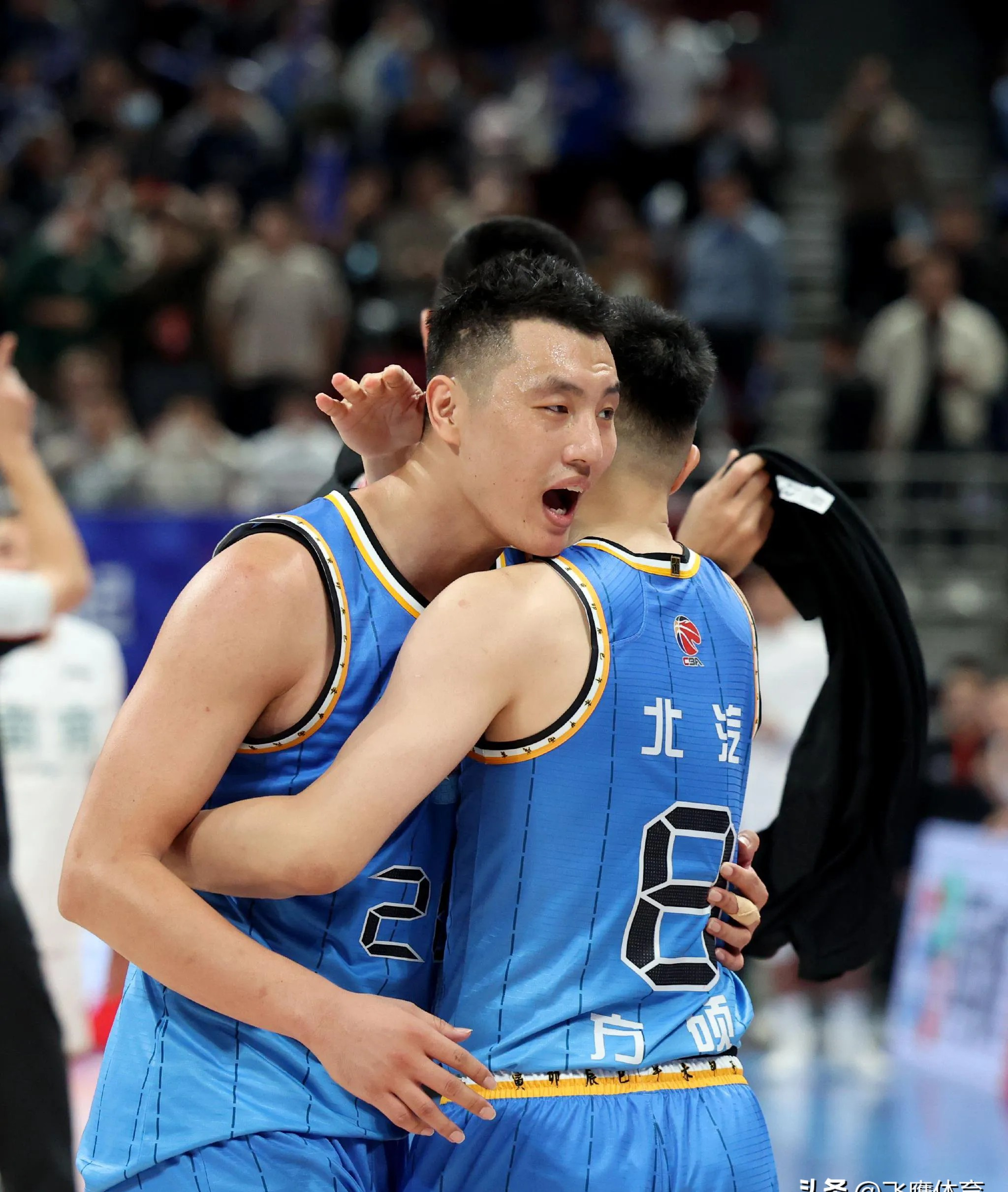 赛地聚焦：CBA季后赛赛后热度飙升，浙江稠州队长鼓劲，震撼外界，控场能力受关注的简单介绍-乐竞体育